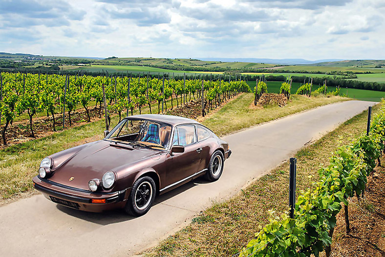 Porsche 911 Carrera 2.7